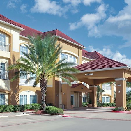 La Quinta By Wyndham Bay City Exterior photo