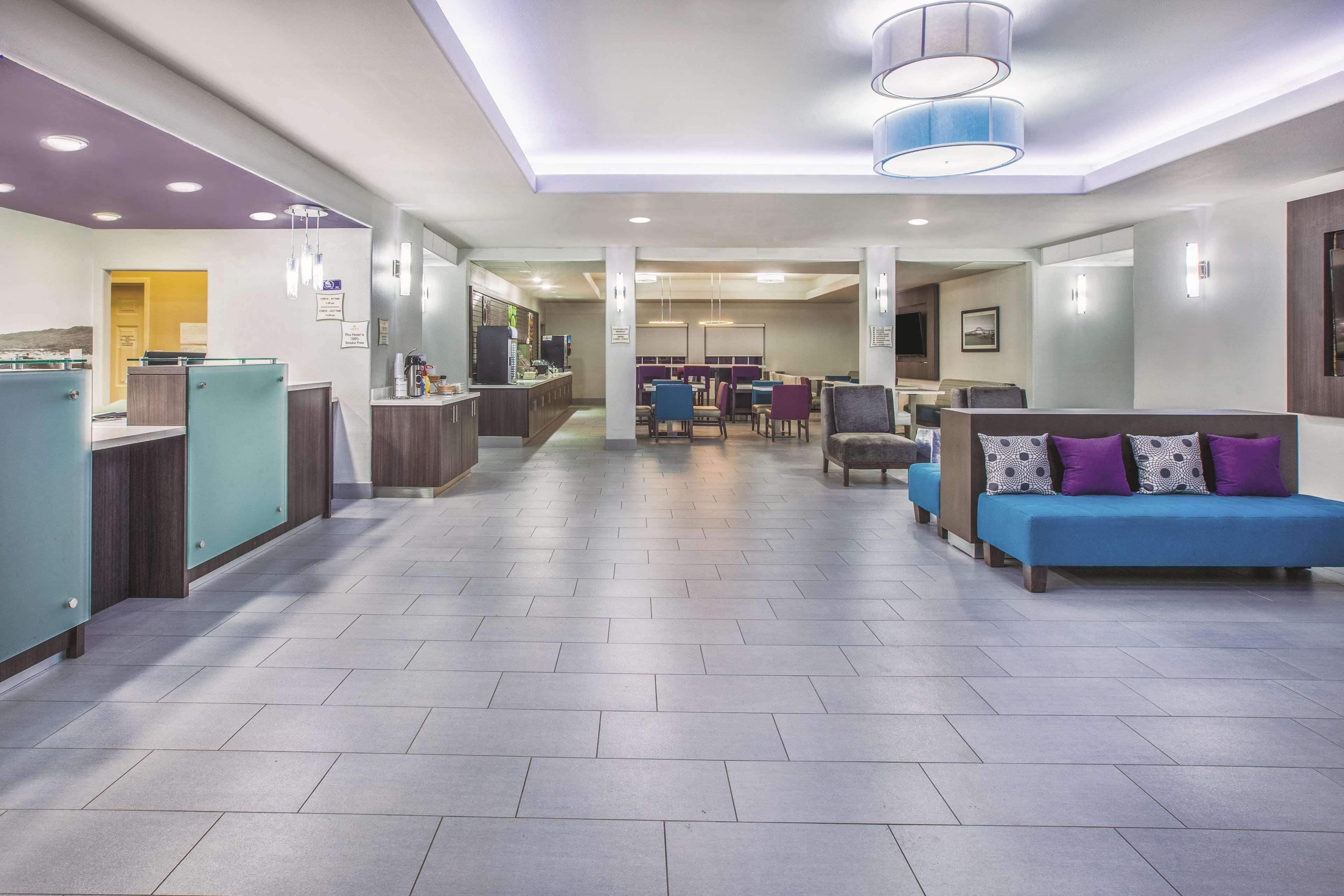 La Quinta By Wyndham Bay City Exterior photo